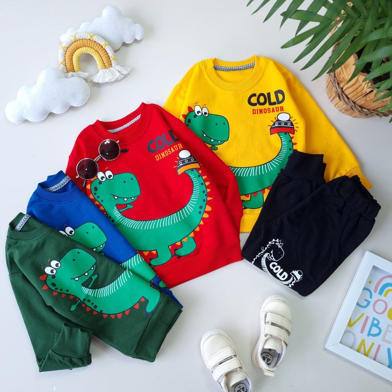 عکس بلوز شلوار دایناسور Cold - شماره 1