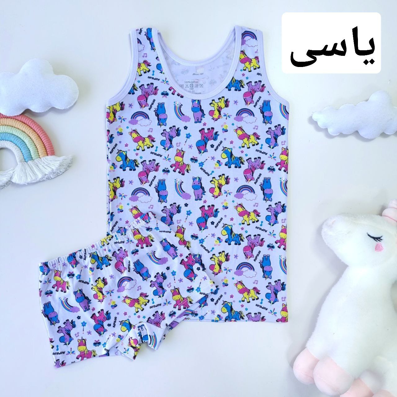 عکس شورت و زیرپوش تک شاخ - شماره 2