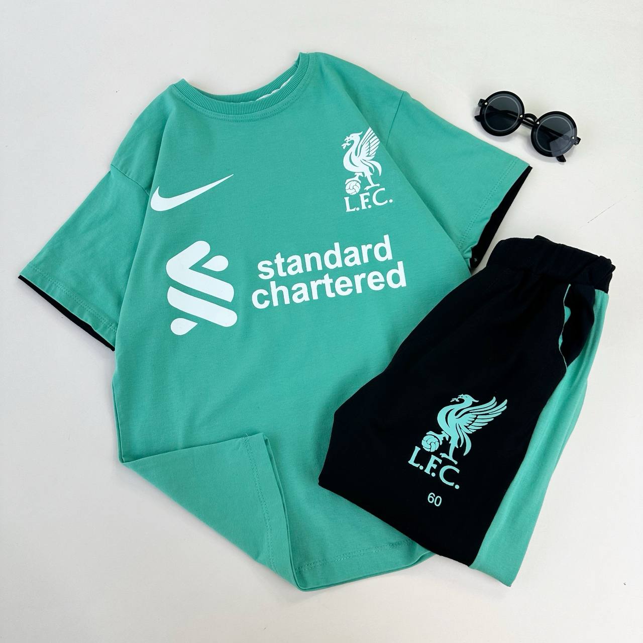 عکس تیشرت شلوارک لیورپول LFC - شماره 2