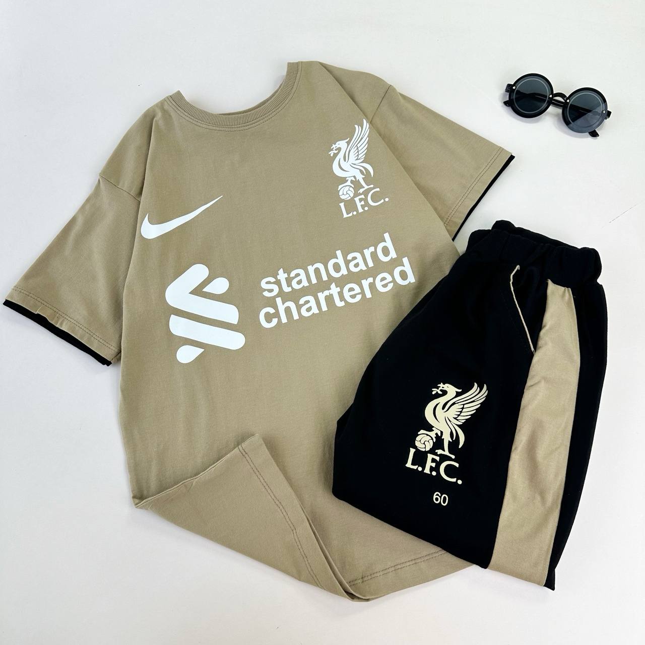 عکس تیشرت شلوارک لیورپول LFC - شماره 4