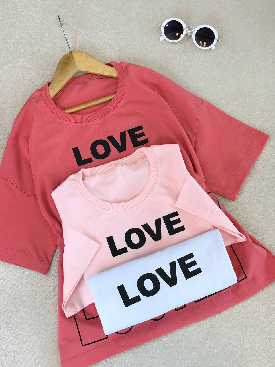 عکس تک کراپ  باکیفیت Love - شماره 1